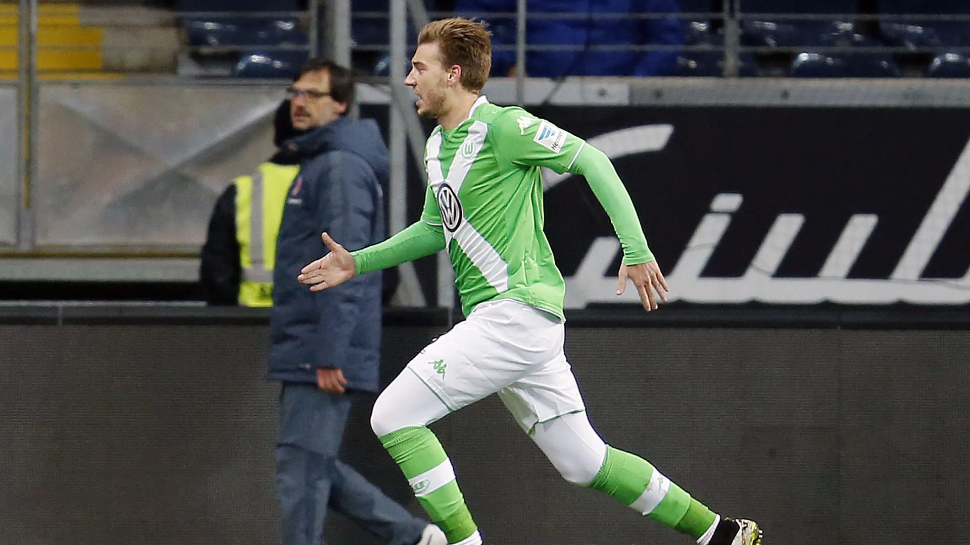 Os cinco melhores momentos de Bendtner no Wolfsburg, segundo a Bundesliga
