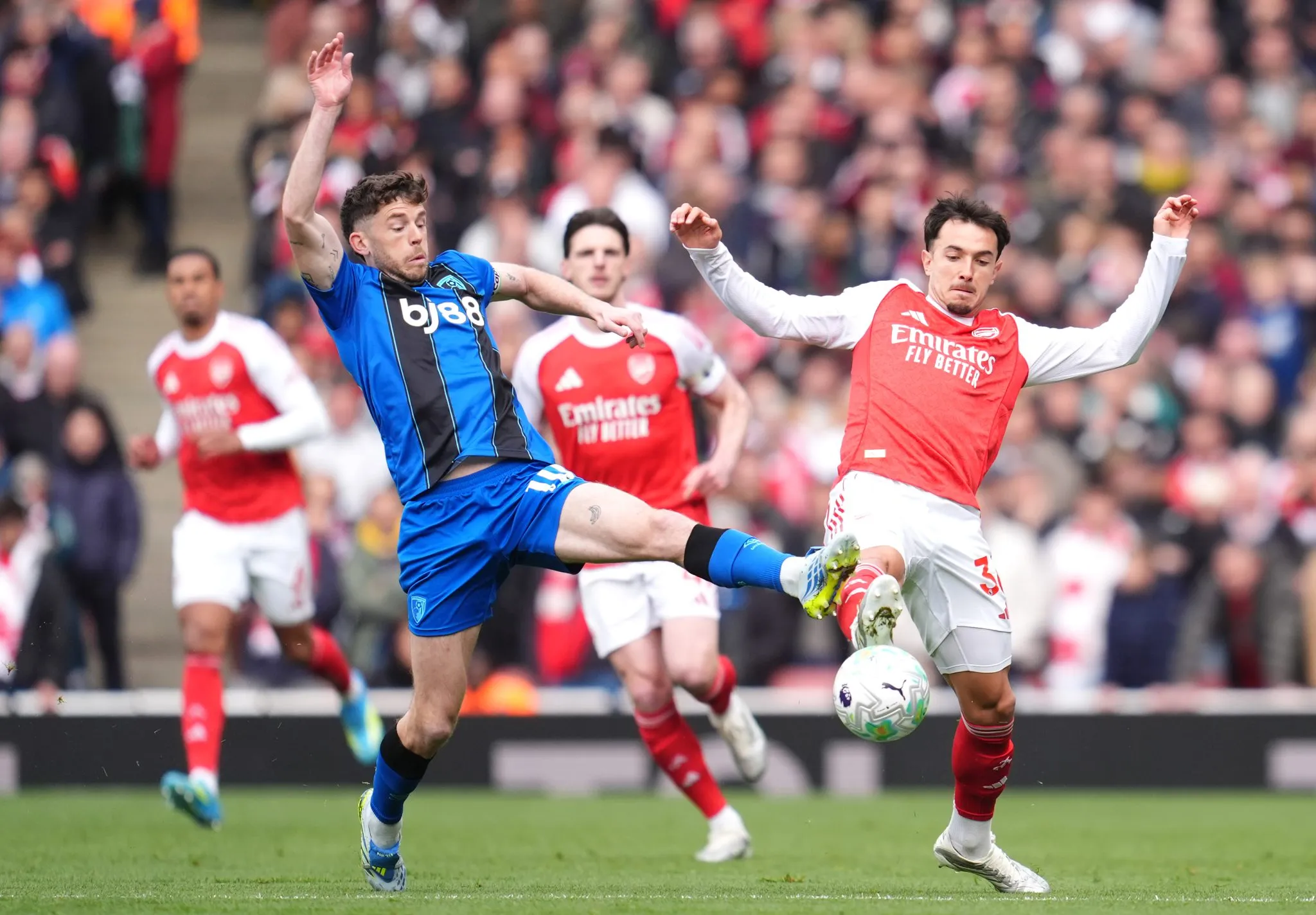Arsenal e Bournemouth se enfrentam pela Premier League