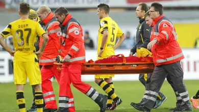 Pouco azar? Dortmund deixa vit&oacute;ria escapar e ainda perde Reus, lesionado