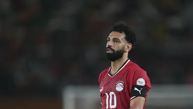 Salah retorna ao Liverpool para tratar les&atilde;o e, caso recupere, volta ao Egito na CAN