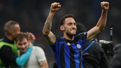 &Ccedil;alhanoglu jogou com gosto contra os antigos companheiros e teve sua revanche ap&oacute;s a zombaria do Milan