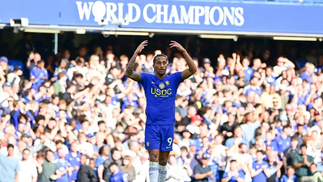 Nem mesmo maior problema do Chelsea ofusca Jo&atilde;o Pedro, que freia o surpreendente Hull City