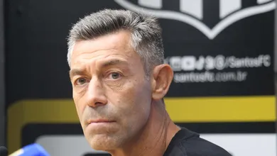 Caixinha diz que Santos pode ter mais um refor&ccedil;o al&eacute;m de Deivid Washington e Thiago Maia