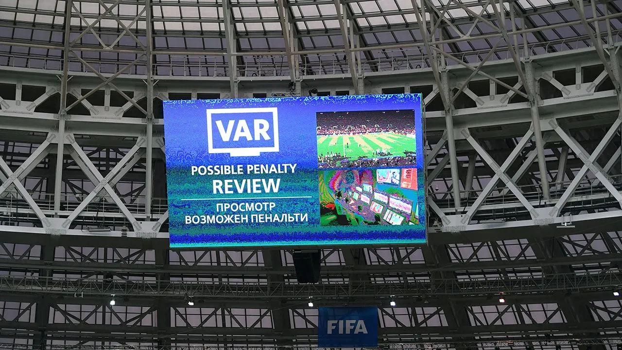 Uefa decide usar VAR a partir das oitavas de final da Champions League