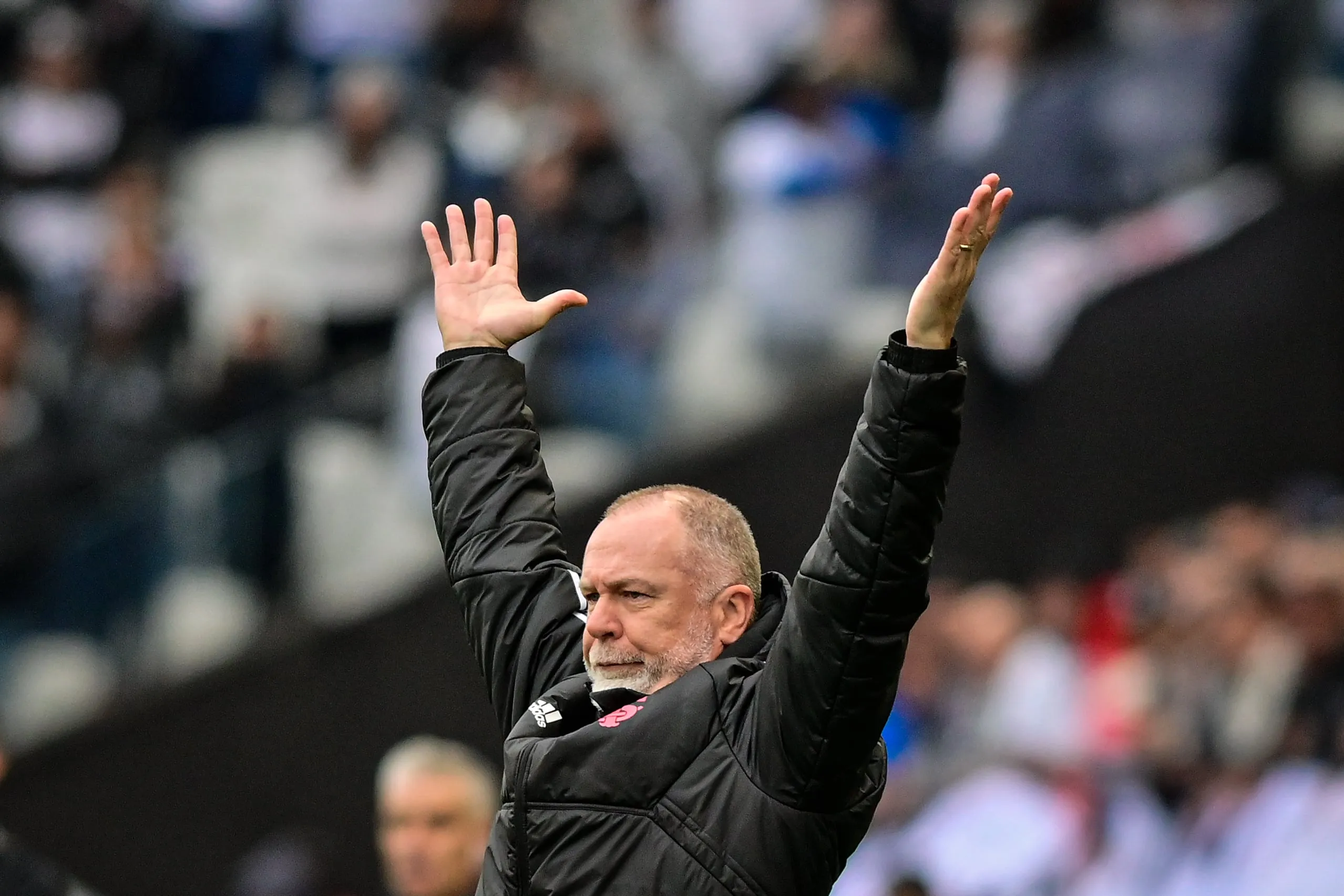 Nove anos depois, Mano Menezes volta ao comando de um Corinthians que sonha com uma final continental