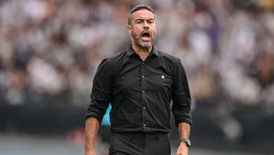 Artur Jorge fala sobre futuro e n&atilde;o crava perman&ecirc;ncia no Botafogo para 2025