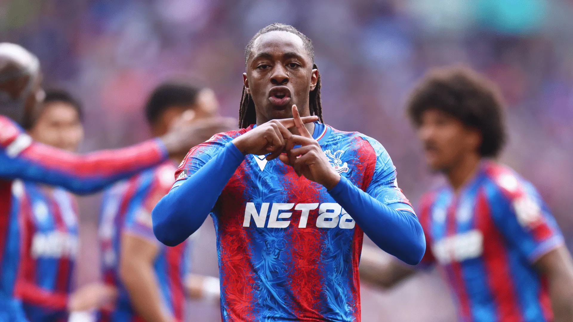 Eze comemora gol pelo Crystal Palace na Copa da Inglaterra