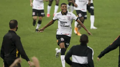 Aos 21 anos, ex-Corinthians anuncia pausa na carreira de futebol