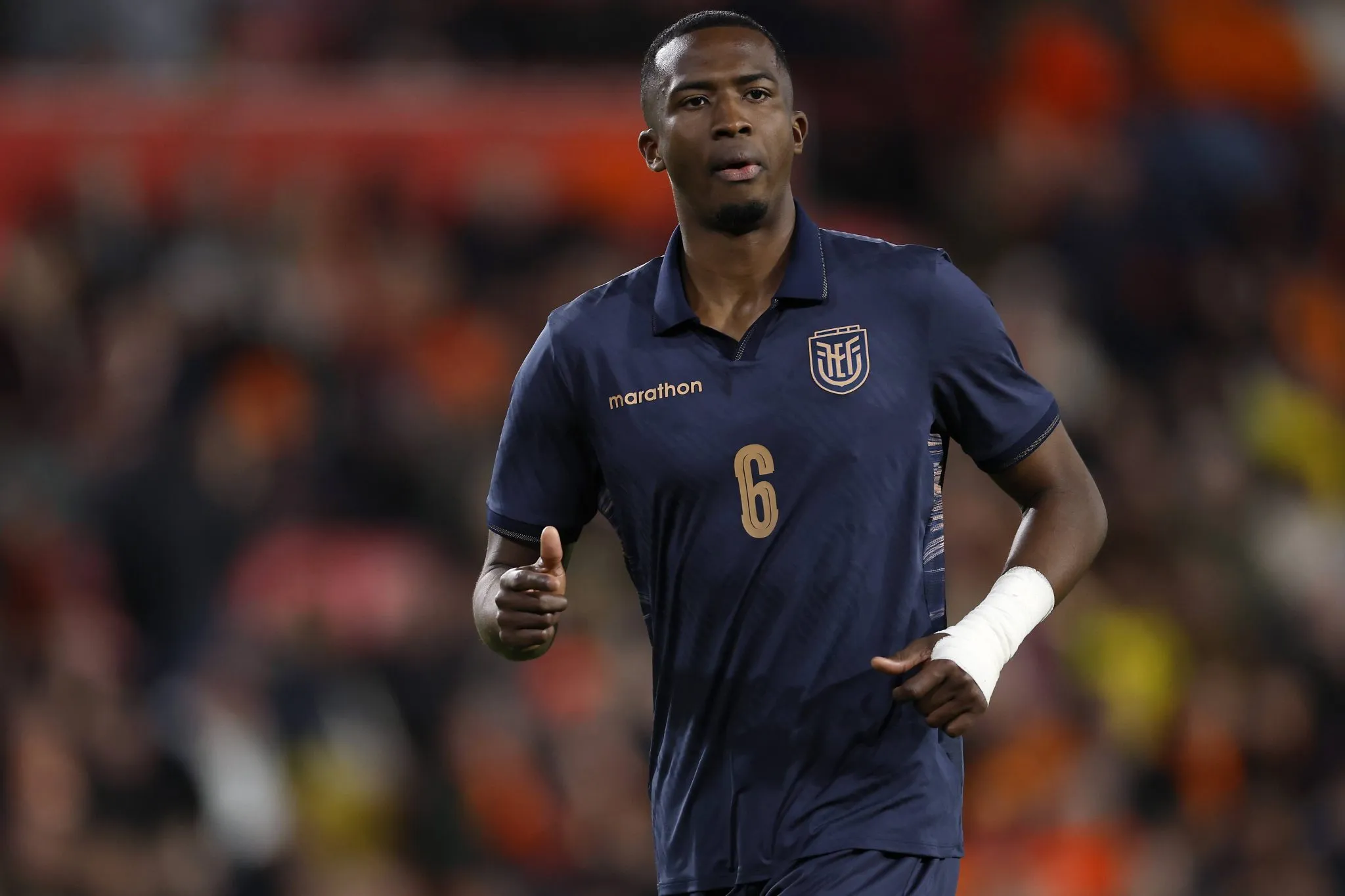 Willian Pacho pelo Equador (Foto: Imago/ANP)
