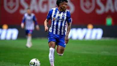 Botafogo reafirma confian&ccedil;a no elenco e n&atilde;o abre conversas para contratar Gabriel Ver&oacute;n