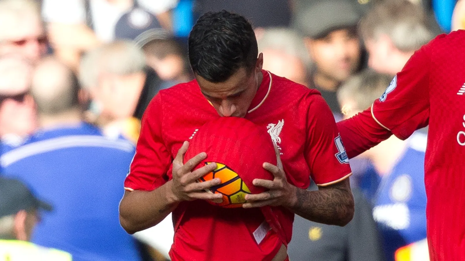 S&oacute; Dunga n&atilde;o v&ecirc;: Coutinho chama para si a virada do Liverpool e afunda mais o Chelsea