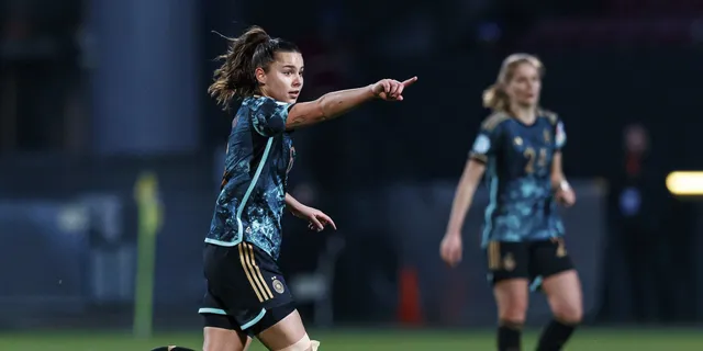 Oberdorf conta m&aacute;goas e experi&ecirc;ncias da inf&acirc;ncia jogando entre meninos