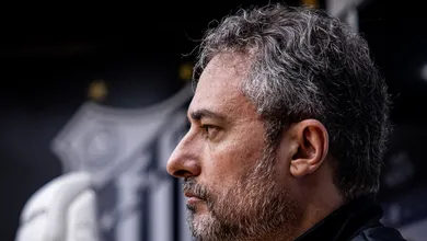 Como Mattos explicou o sofrimento do Santos para viabilizar neg&oacute;cios na janela?