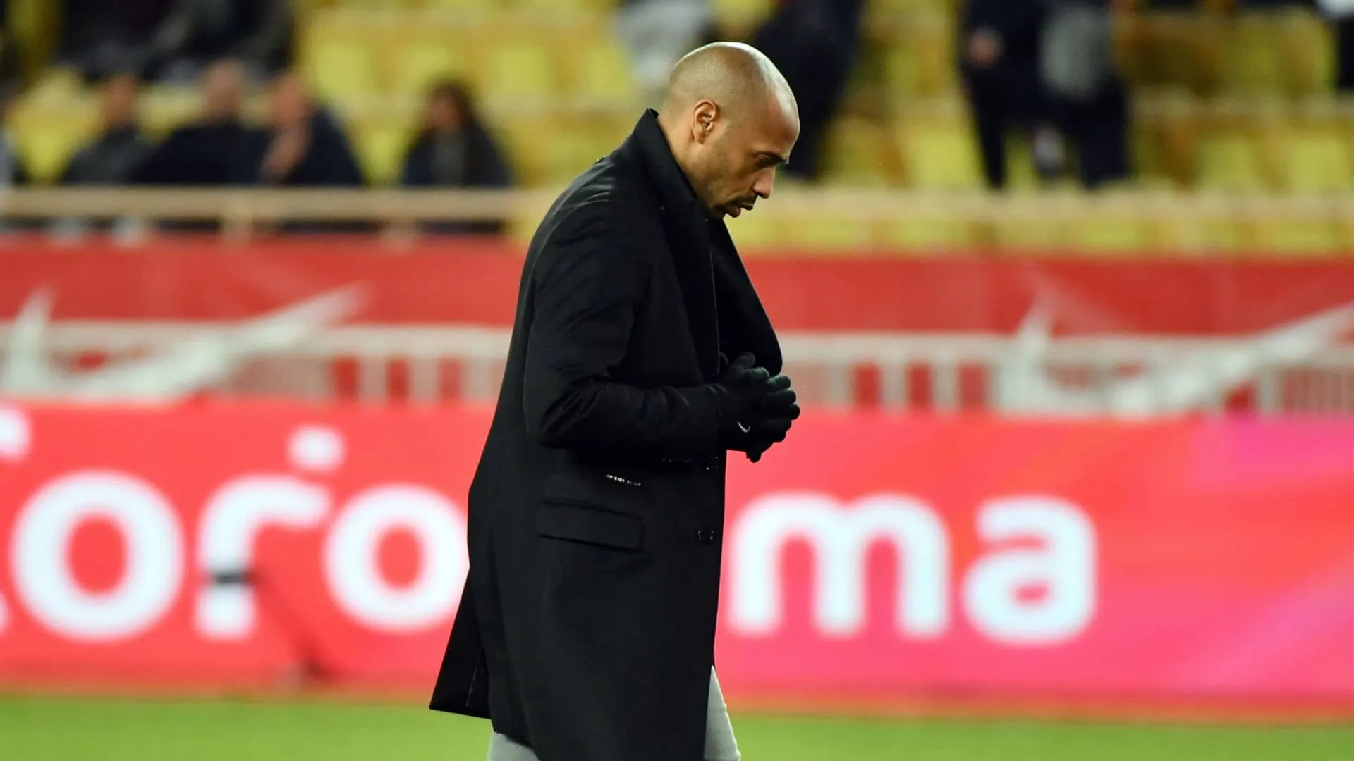 Ap&oacute;s banir jogadores do elenco, Henry &eacute; suspenso pelo Monaco e deve ser demitido