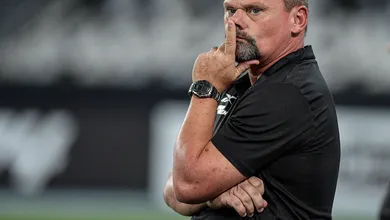 F&aacute;bio Matias pede que emocional do Botafogo seja esquecido, mas admite time disperso