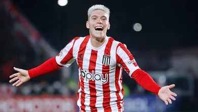 O Estudiantes n&atilde;o tomou conhecimento do Barcelona e pegar&aacute; o Goi&aacute;s nas oitavas
