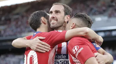 God&iacute;n recebeu um ardoroso adeus em seu &uacute;ltimo jogo com a camisa do Atleti no Metropolitano