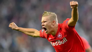 Haland tem s&oacute; 19 anos, mas acaba de estrear na Champions League com tr&ecirc;s gols no primeiro tempo