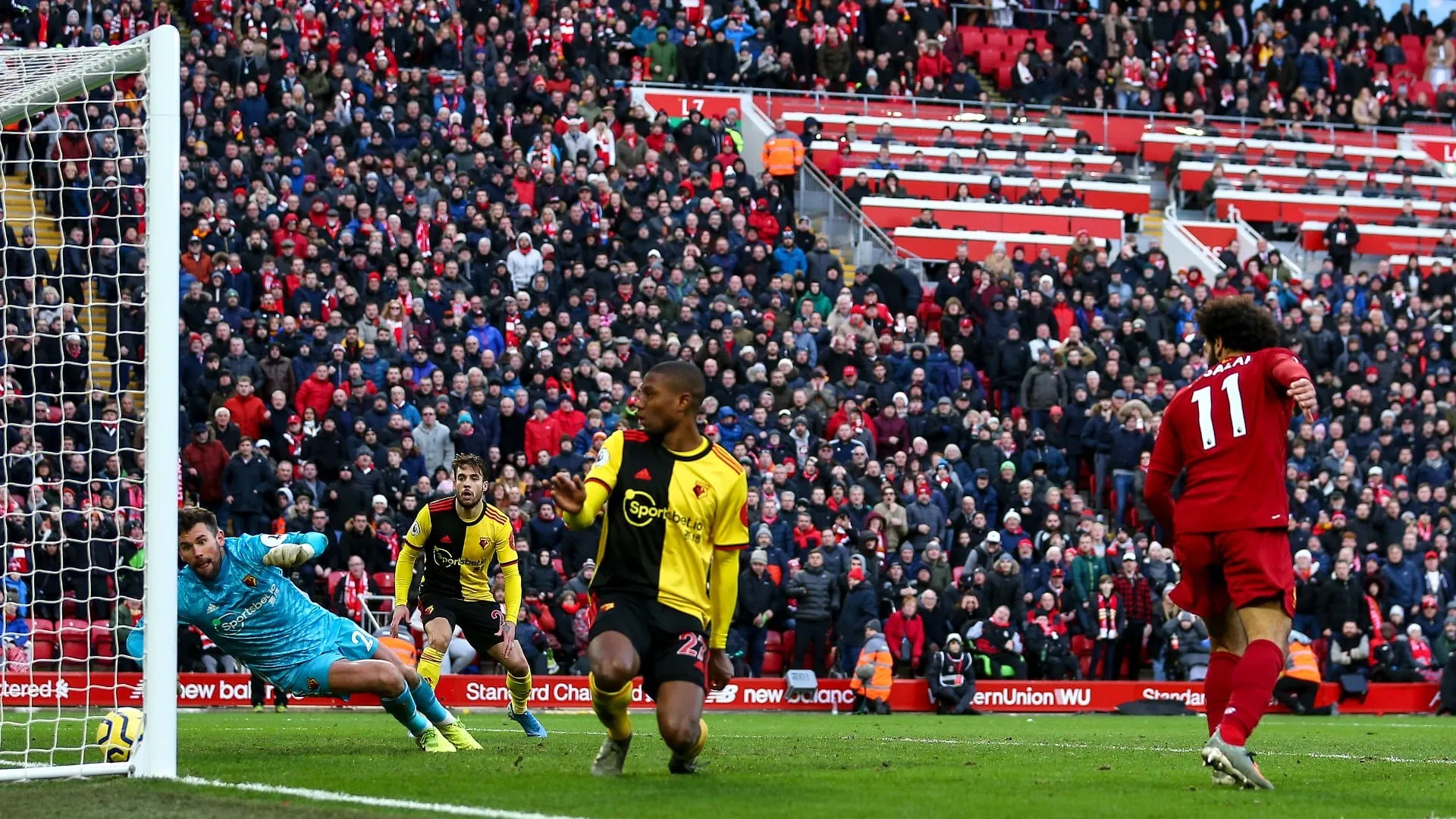Liverpool fez for&ccedil;a para n&atilde;o vencer, mas o Watford cometeu erros imperdo&aacute;veis