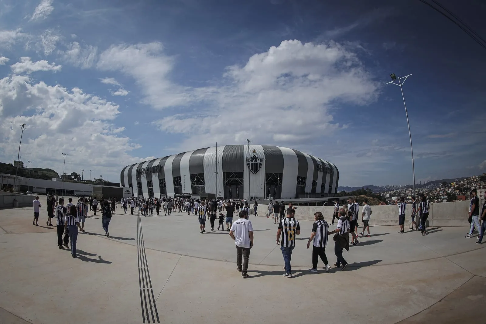 Santos, terror das inaugura&ccedil;&otilde;es de est&aacute;dio, quer fazer do Atl&eacute;tico-MG mais uma v&iacute;tima