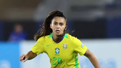 Craque do Real tenta, mas Brasil segura empate com arbitragem confusa e li&ccedil;&otilde;es &agrave;s semis