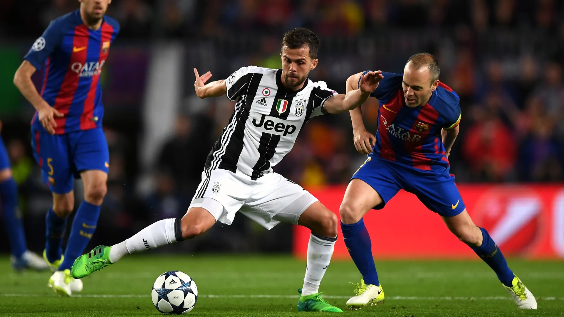 Pjanic e Khedira foram enormes no meio-campo da Juventus no Camp Nou