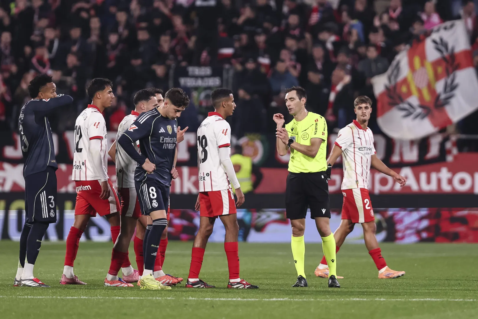 Ricardo De Burgos durante Girona x Real Madrid (Foto: Imago)