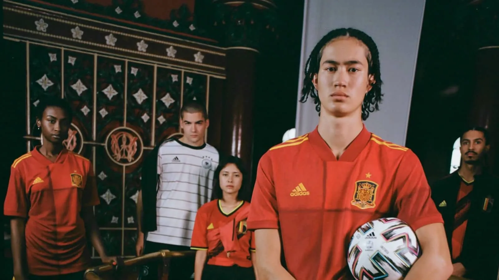 Adidas aproveita semana de data Fifa para lan&ccedil;ar uma baciada de novas camisas para a Euro 2020