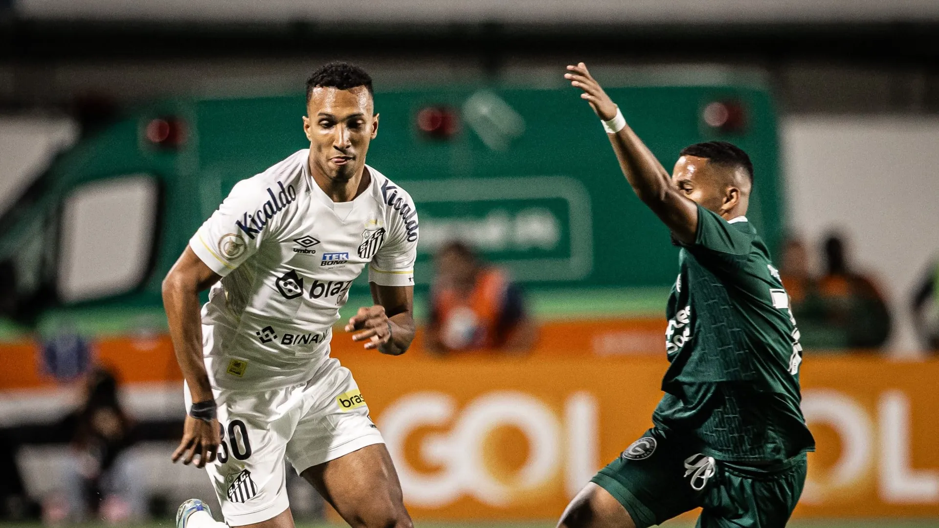 Lucas Braga contra o Goi&aacute;s
