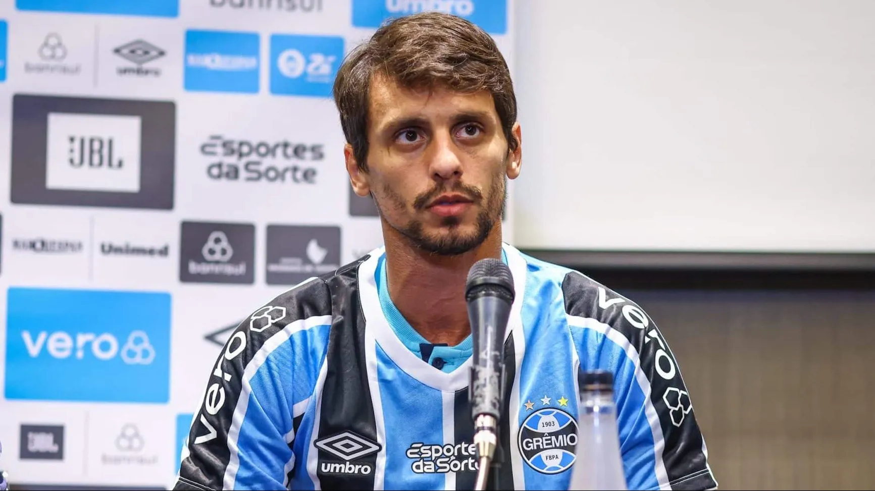 Rodrigo Caio quer provar para si mesmo que ainda pode jogar em alto n&iacute;vel no Gr&ecirc;mio