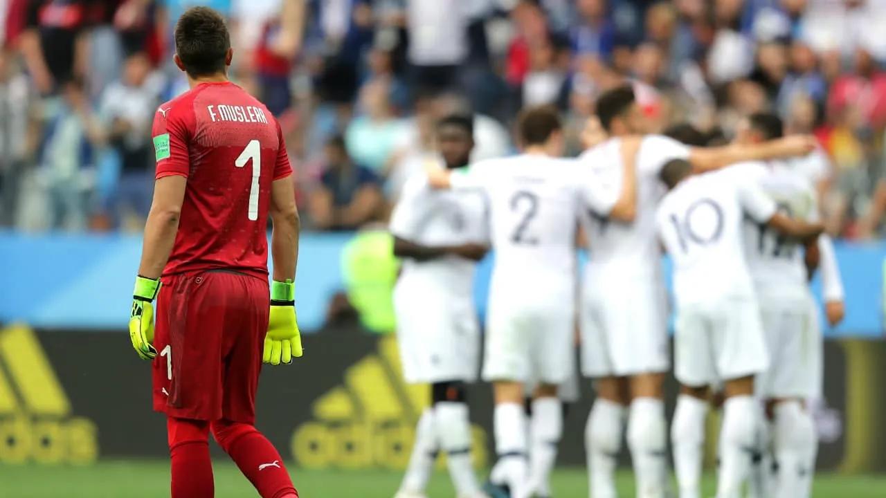 Fran&ccedil;a foi superior nos detalhes e, com ajuda de Muslera, manda Uruguai de volta para casa