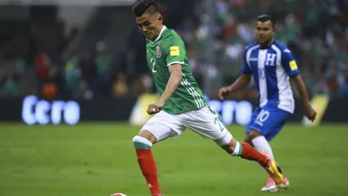 Da terceira divis&atilde;o &agrave; Copa das Confedera&ccedil;&otilde;es em um ano, Reyes cogitou aposentadoria