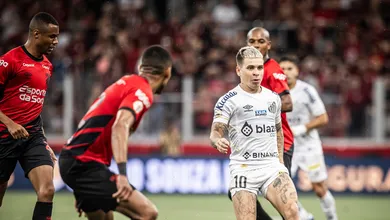Em noite dos ex, Santos perde para o Athletico-PR e perman&ecirc;ncia na S&eacute;rie A fica para &uacute;ltima rodada