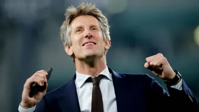 Van der Sar apresenta quadro est&aacute;vel e sem risco de morte, mas segue na UTI