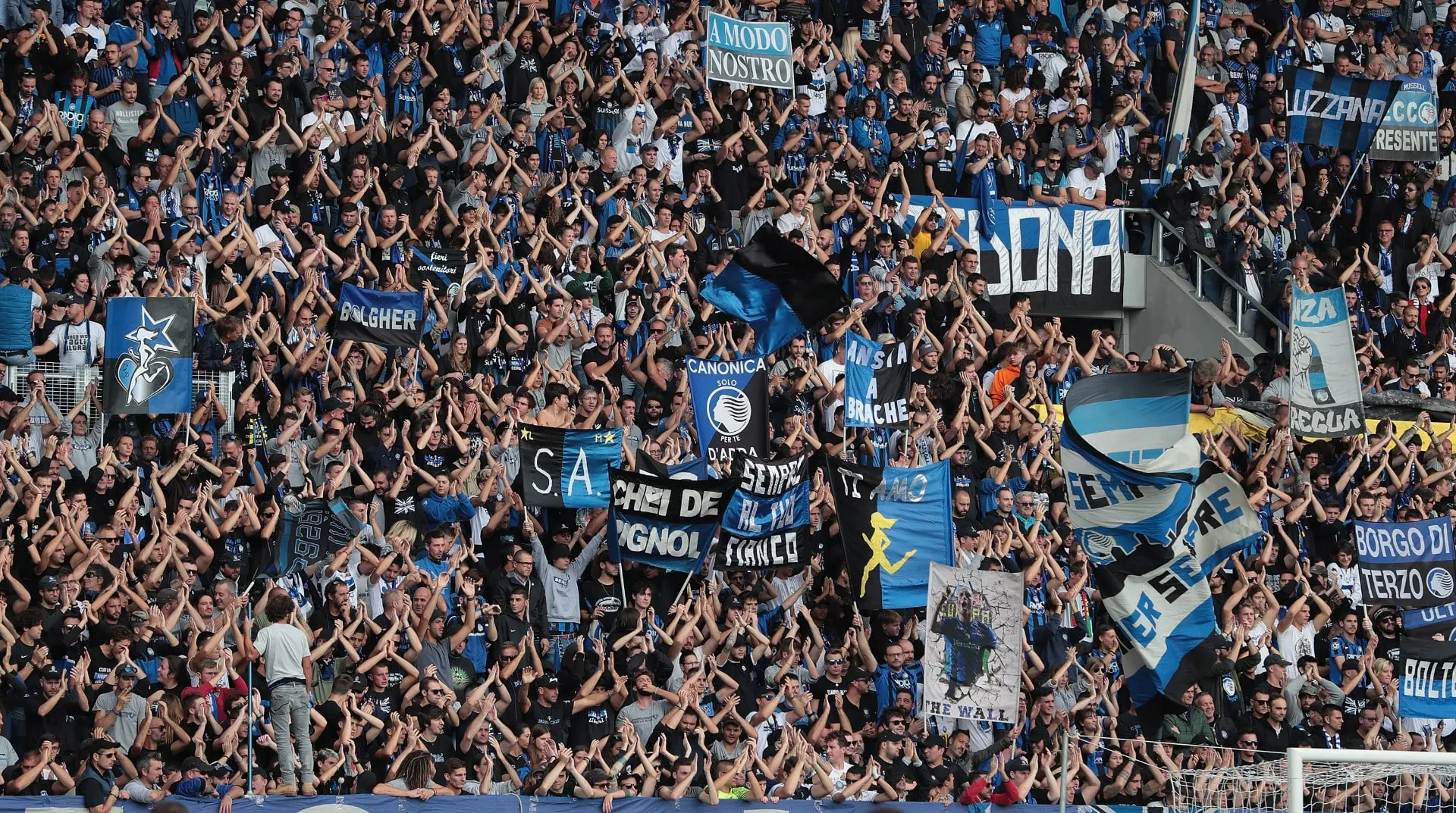 A Atalanta inaugurou a renova&ccedil;&atilde;o parcial de seu est&aacute;dio, com vit&oacute;ria e grande festa nas arquibancadas