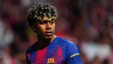 &lsquo;Ele pode cometer erros e eu o protegerei&rsquo;: T&eacute;cnico do Barcelona sai em defesa de Yamal