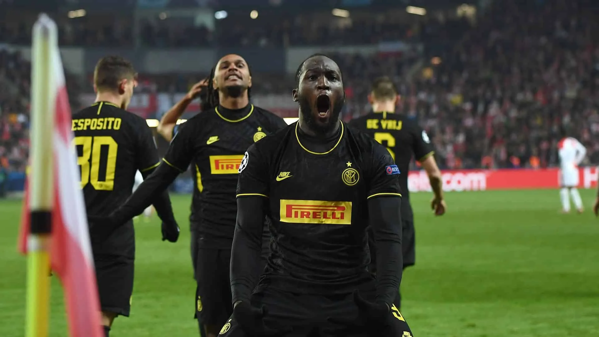 Em jogo dif&iacute;cil, Lautaro e Lukaku brilharam para decidir em vit&oacute;ria crucial da Inter sobre o Slavia em Praga