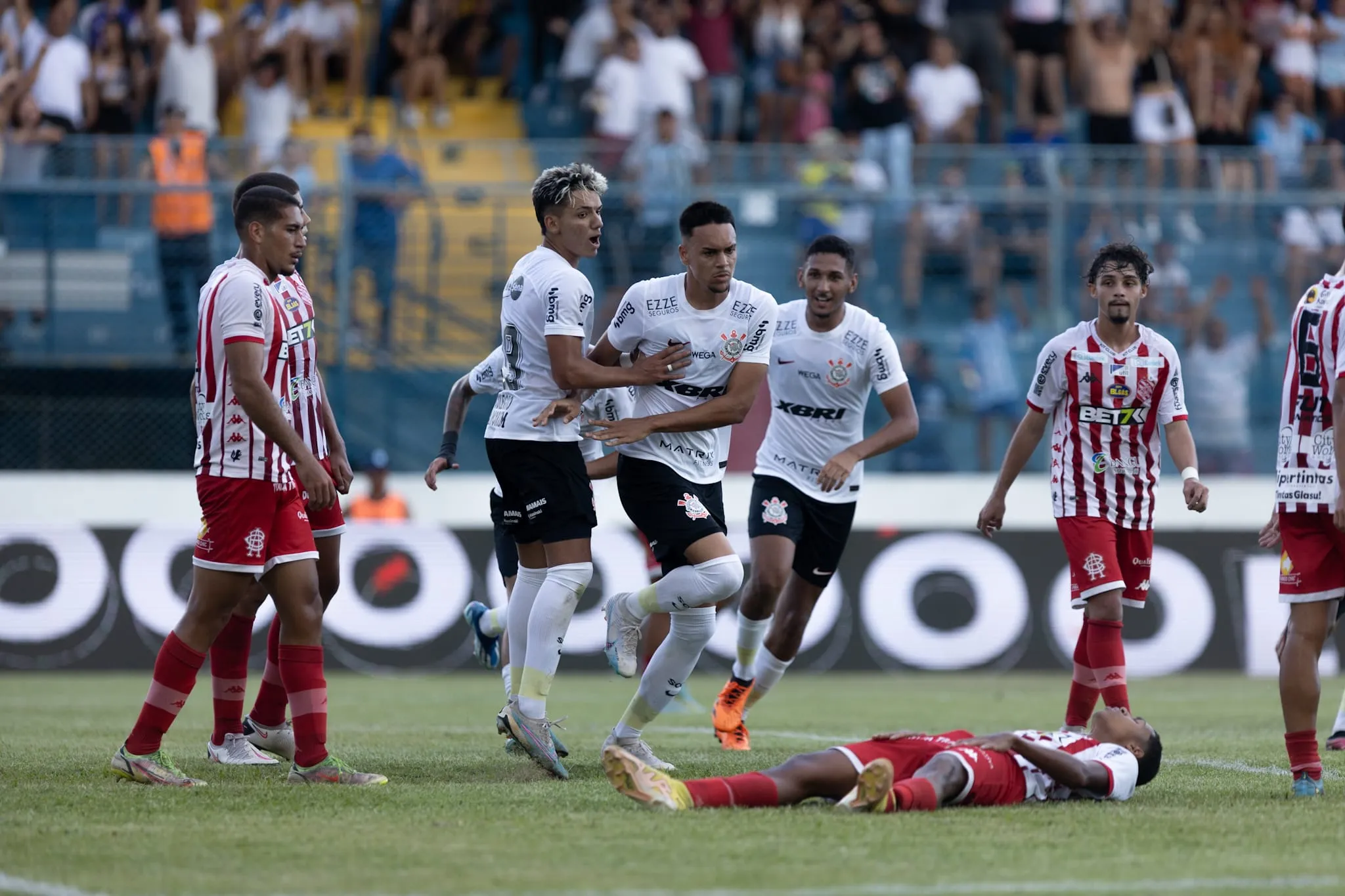 Corinthians sofre com o Bangu, mas consegue a segunda vit&oacute;ria e lidera o Grupo 10 da Copinha