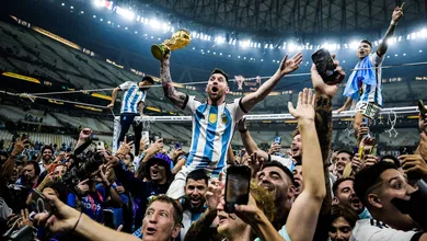 Messi se emocionou com companheiros na Copa: &ldquo;Queriam ganhar por mim&rdquo;