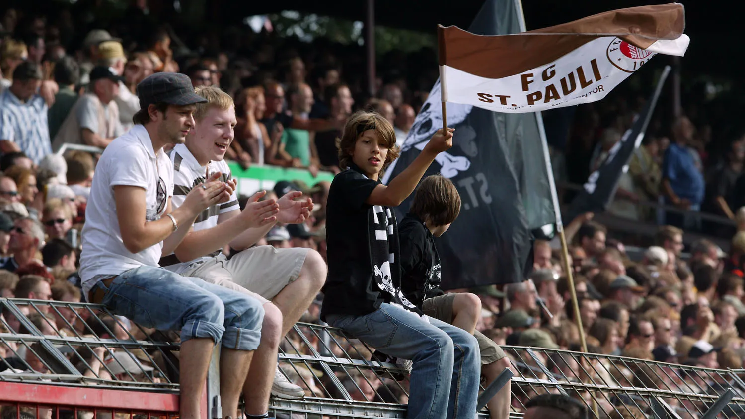 Contra as corpora&ccedil;&otilde;es, St. Pauli recusa-se a publicar o logotipo do RB Leipzig em seu site