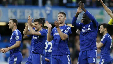 Chelsea jogou como quis e deu aula defensiva contra o United