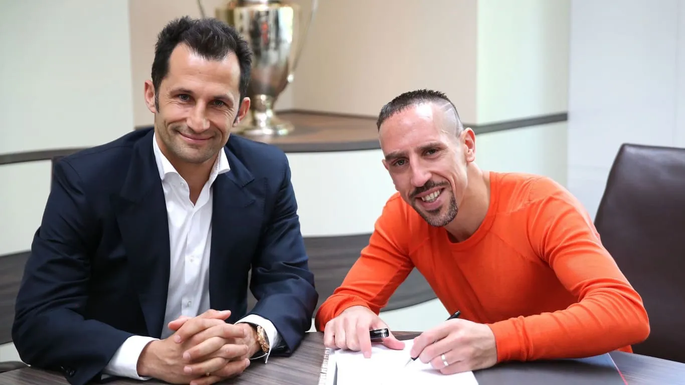 Bayern renova contrato e a confian&ccedil;a em Rib&eacute;ry, de 35 anos, por um ano