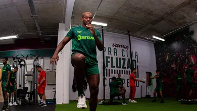 Com dores no joelho, Marlon n&atilde;o treina e vira problema no Fluminense para a Recopa