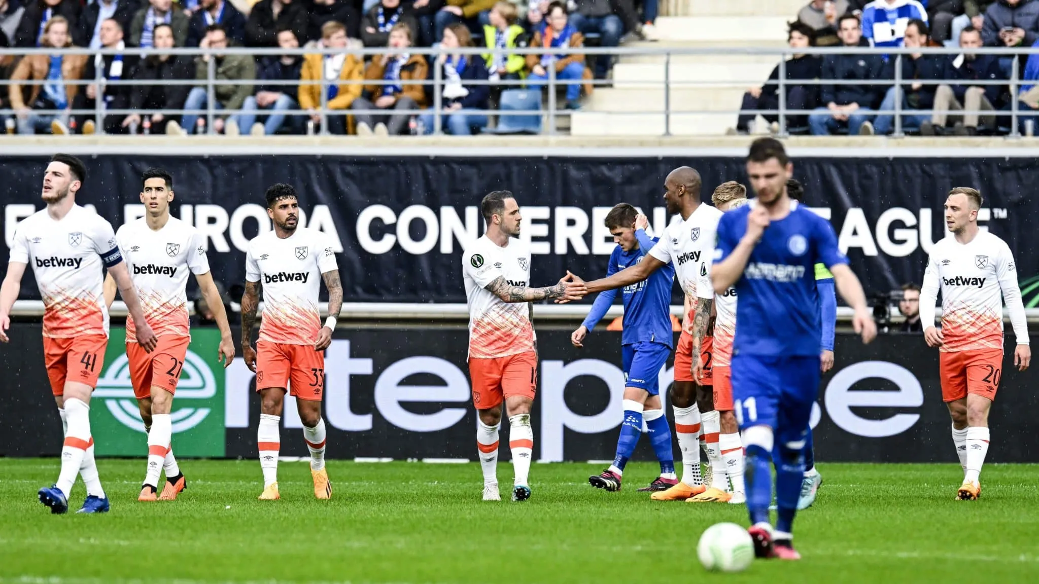 Gent foi superior ao West Ham, mas perdeu a chance de levar um resultado melhor para a Inglaterra