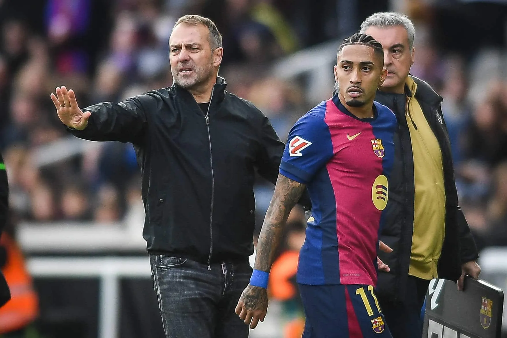 Clima &lsquo;azeda&rsquo; no Barcelona e vit&oacute;ria dram&aacute;tica n&atilde;o evita revolta de jogadores com Flick