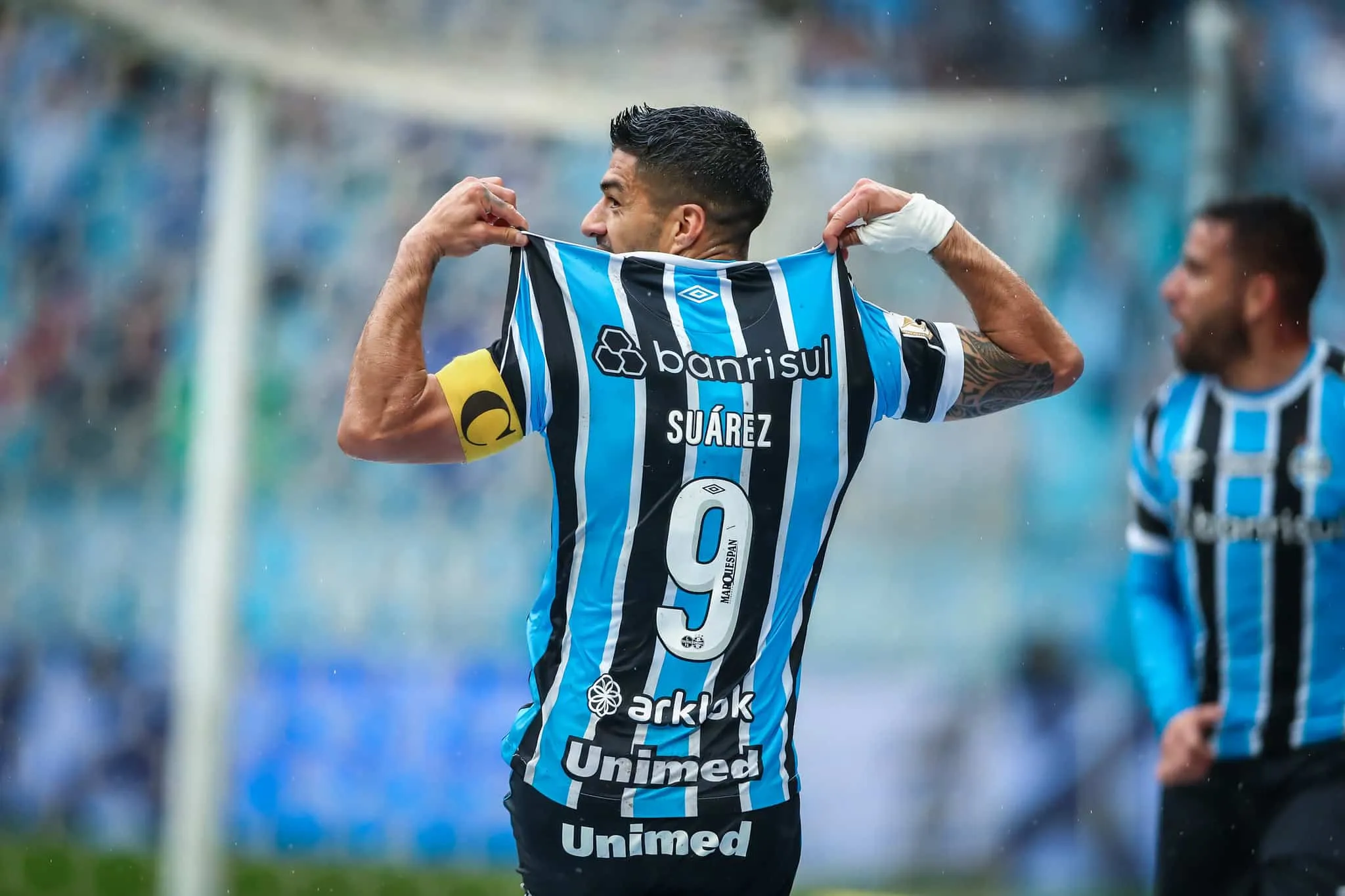 Desempenho de Su&aacute;rez encanta, mas Gr&ecirc;mio j&aacute; mira 2024 sem o uruguaio