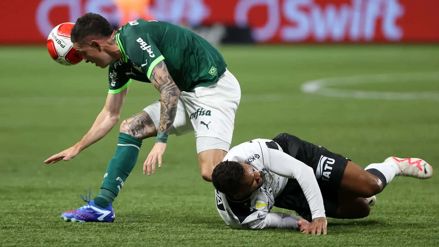 &lsquo;Tem algo melhor que o Danilo, ele ca&ccedil;a&rsquo;: Abel exalta Moreno, em compara&ccedil;&atilde;o com seu titular por tr&ecirc;s anos