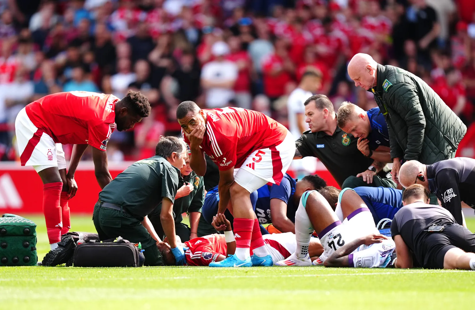 Brasileiro Danilo sofreu les&atilde;o grave na Premier League. Foto: Imago