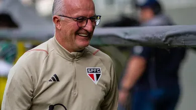 Do sorriso de Dorival a James, S&atilde;o Paulo tem primeiro dia de trabalhos &ldquo;normal&rdquo; e se blinda contra crises