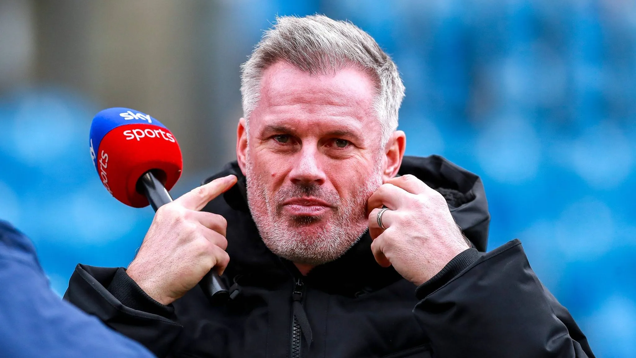 Carragher: &lsquo;Para tirar ele do time titular do Arsenal, &eacute; preciso ser um dos melhores do mundo&rsquo;